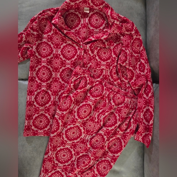 Adonna Other - Womens Red Pattern Pajama Set Cozy Size L